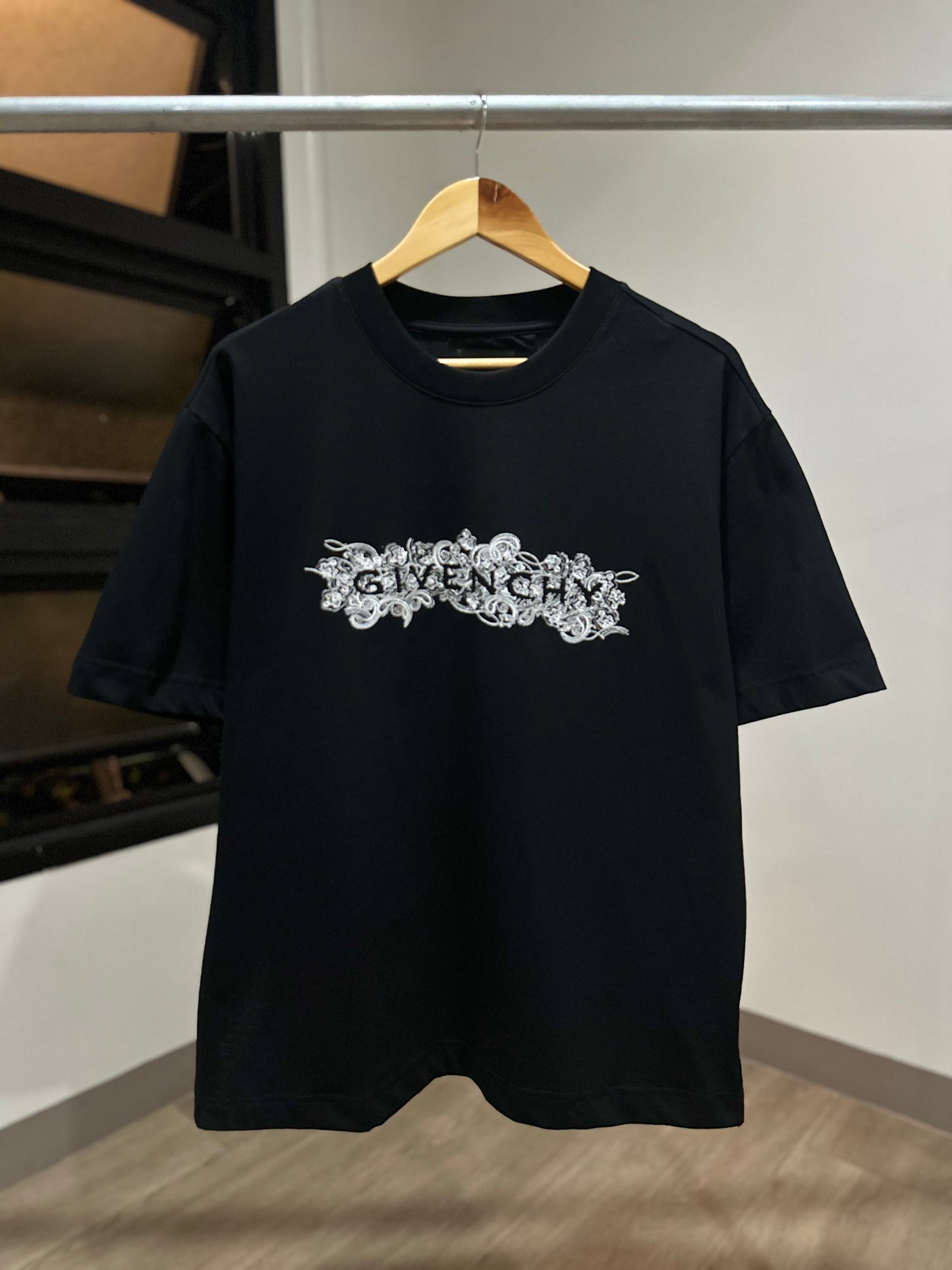 Givenchy T-Shirt (Embroid/Black)