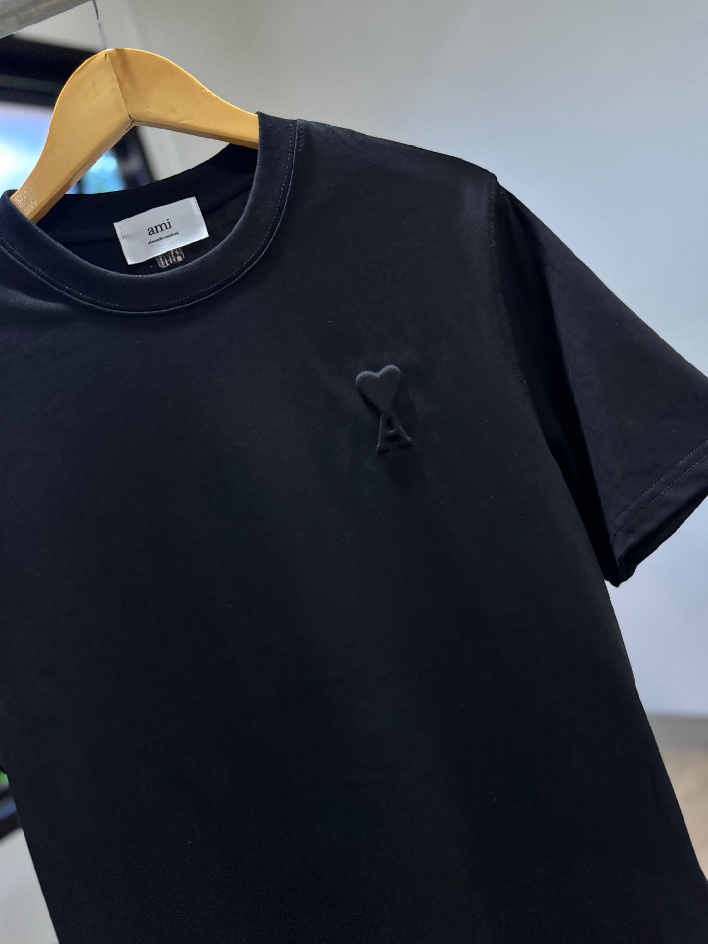 AMI Paris T-Shirt (Oversized/Embossed Logo)