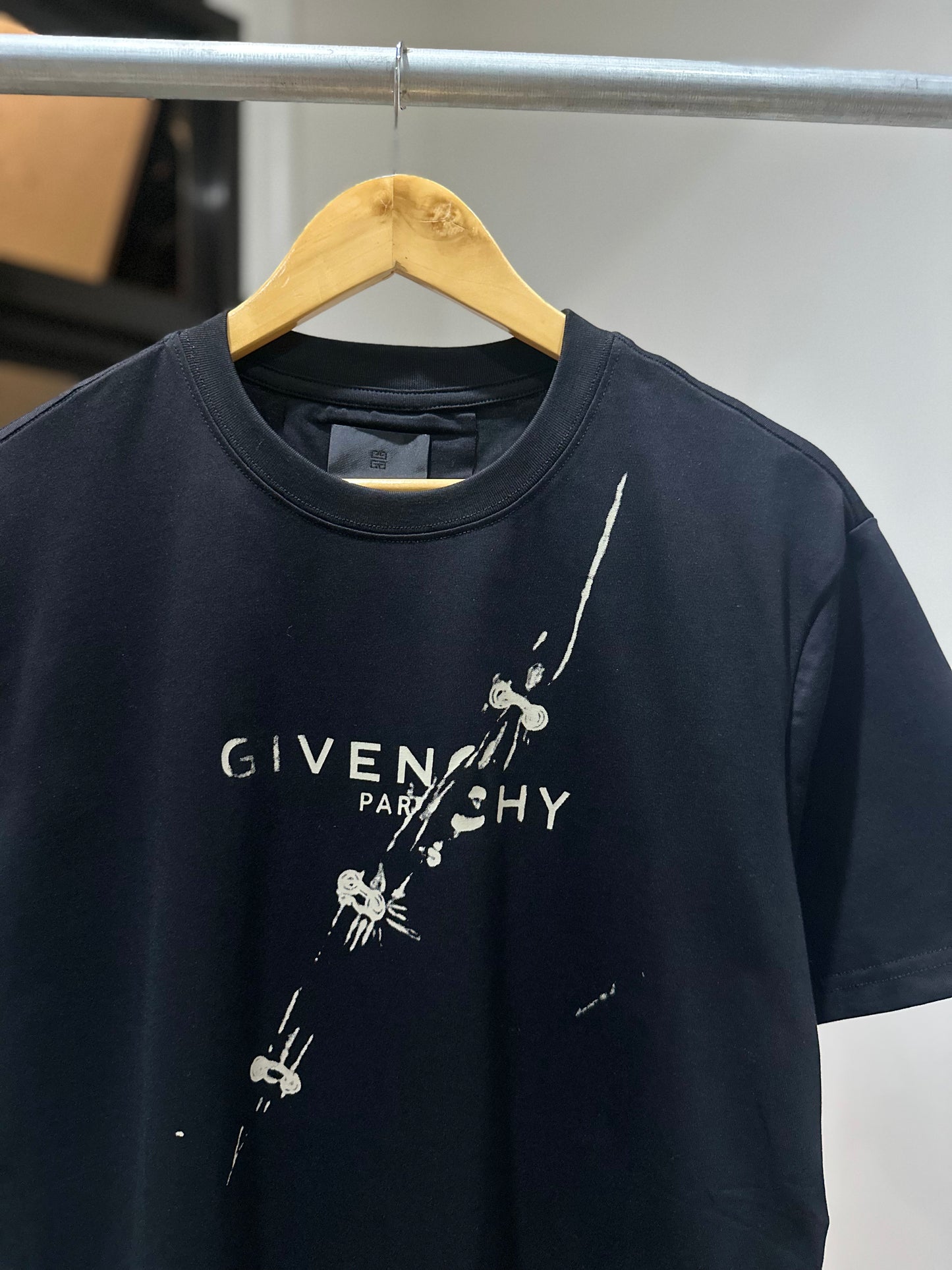 Givenchy T-Shirt (Black)