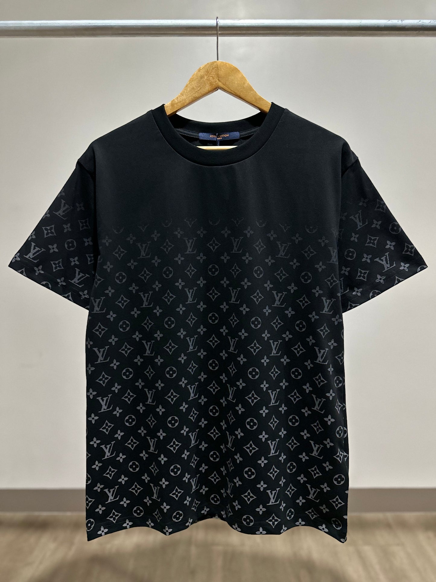 Louis Vuitton Gradient Mongoram T-Shirt (Black)