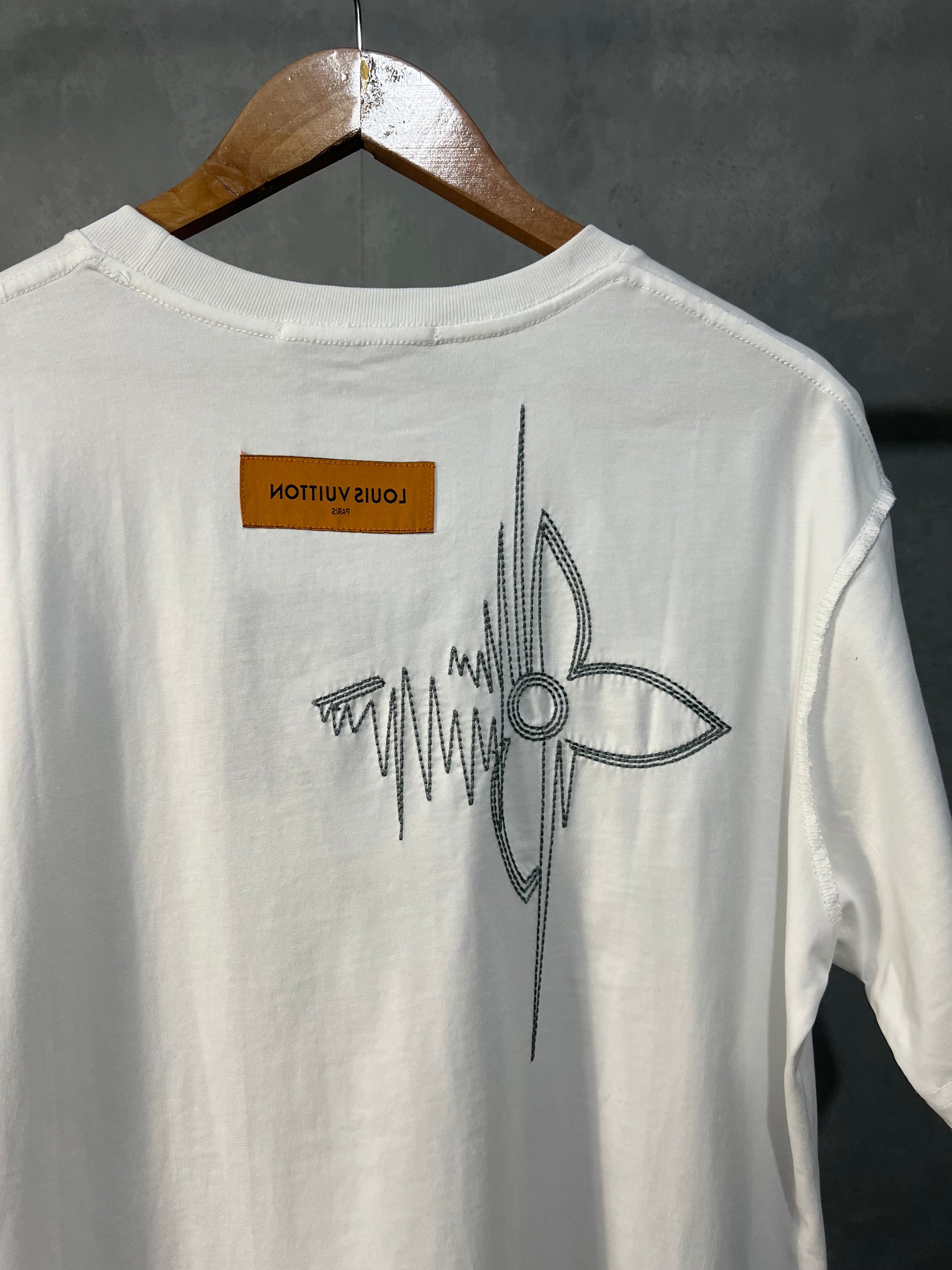 LV FREQUENCY TEE IN BLACK - orangejeansco