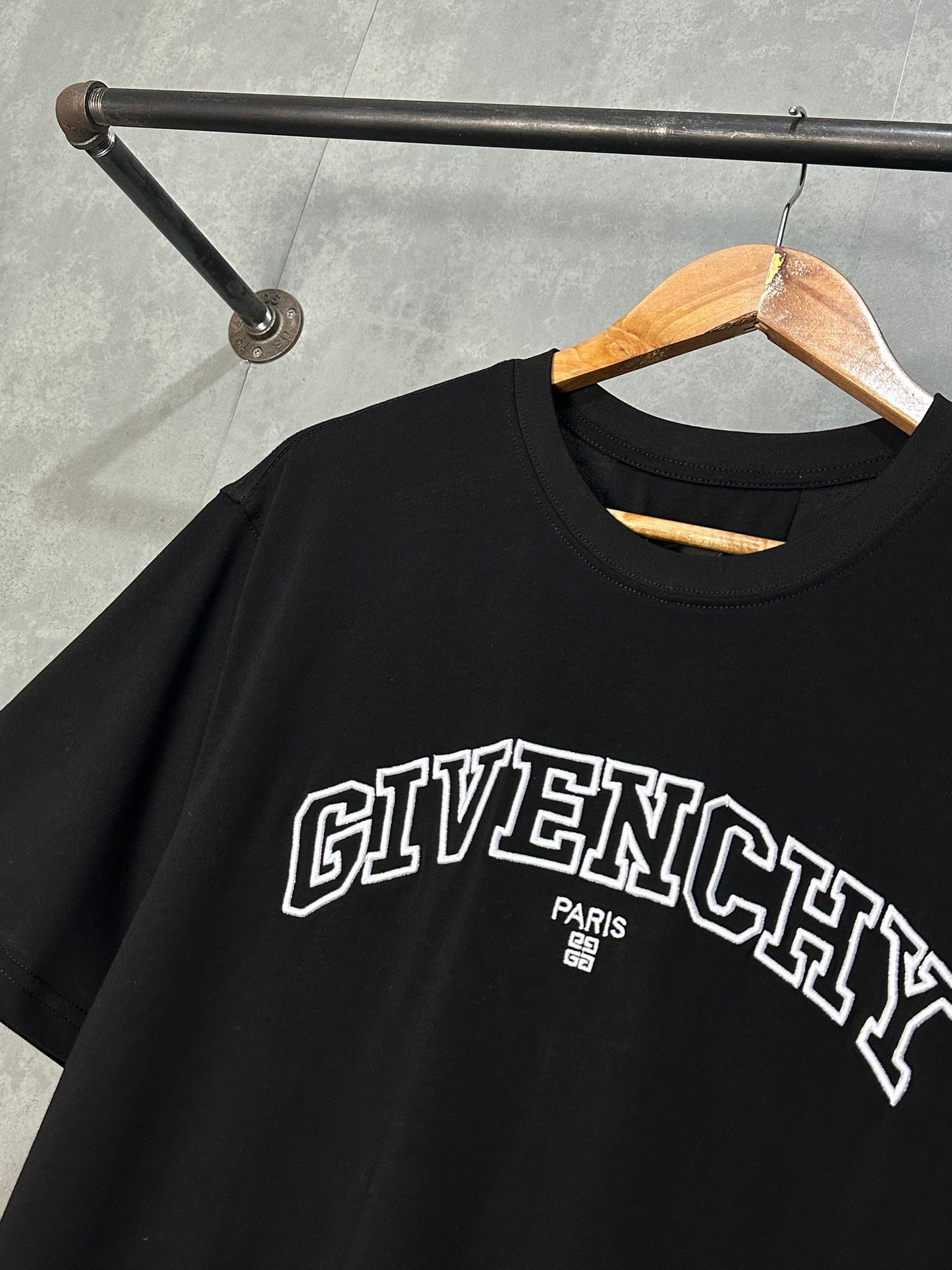 Givenchy Paris T-Shirt (Embroid)